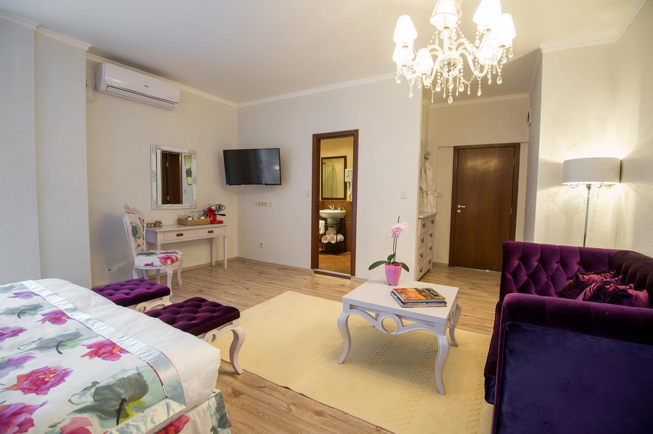 Hotel Tempo Boutique Pazardzhik Bagian luar foto