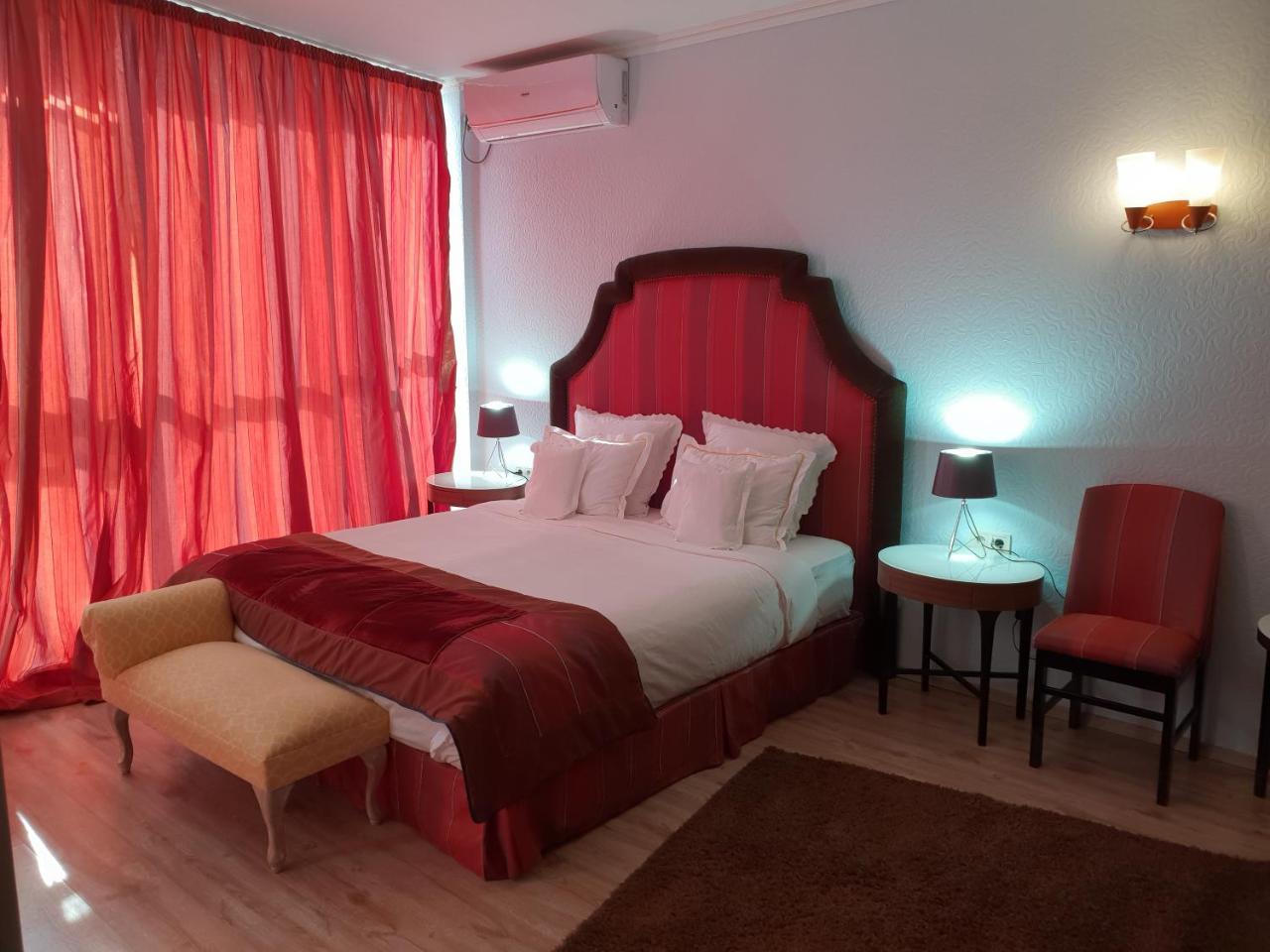 Hotel Tempo Boutique Pazardzhik Bagian luar foto